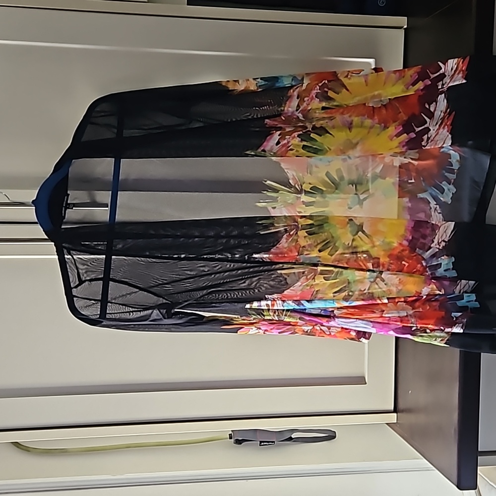 Beautiful lightweight duster.